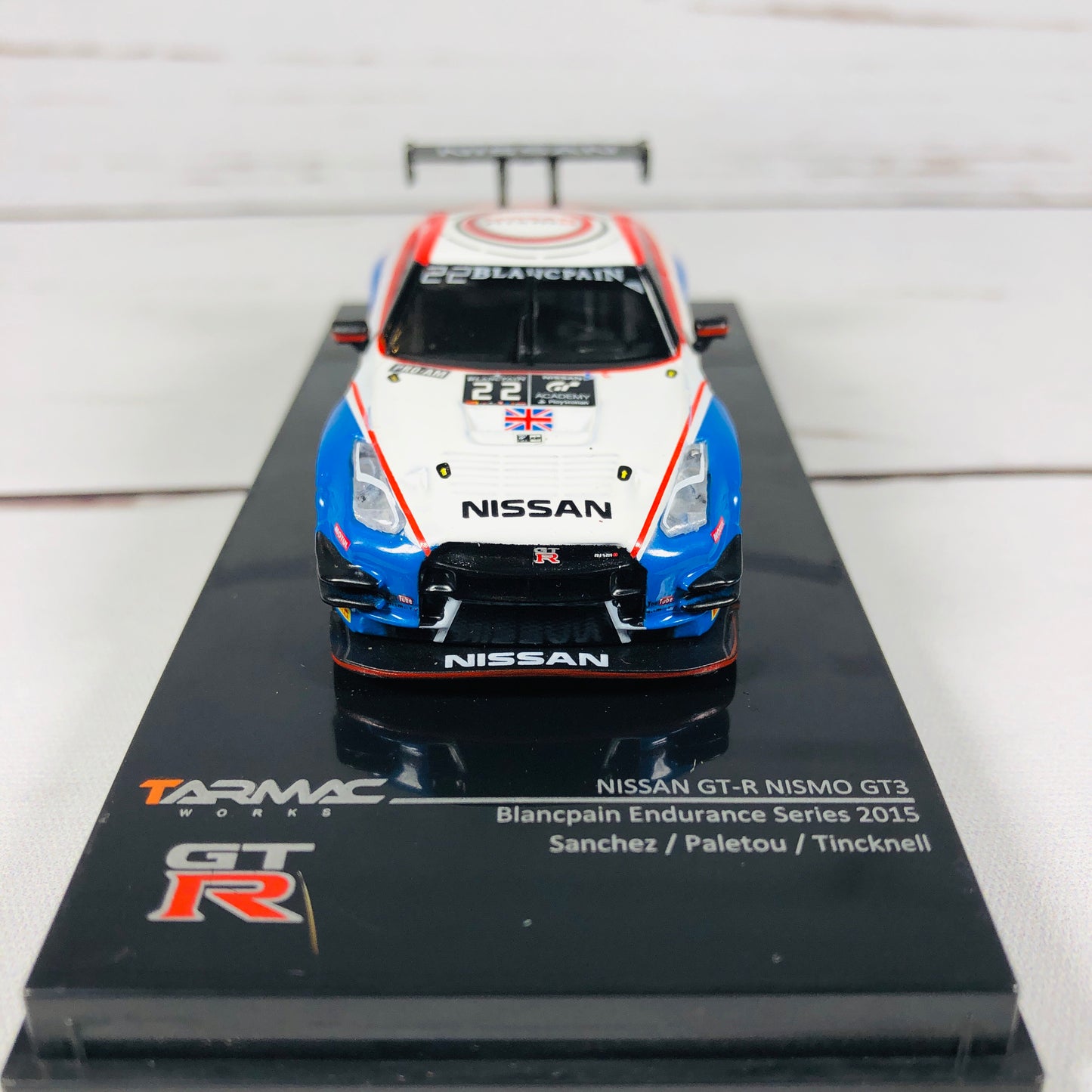 Tarmac Works 1/64 Nissan GTR NISMO GT3 Blancpain Endurance Series 2015 #22 T64-005-BES22