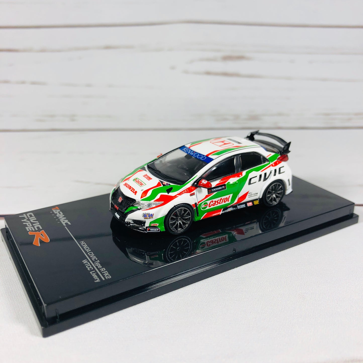 Tarmac Works 1/64 Honda Civic Type R FK2 Touring Car Livery
