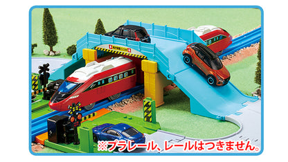 TAKARA TOMY Tomica World Tomica Town Railroad Crossing, Overpass, Intersection Road Set 4904810209577