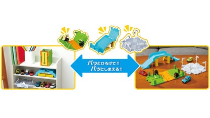 TAKARA TOMY Tomica World Tomica Town Railroad Crossing, Overpass, Intersection Road Set 4904810209577