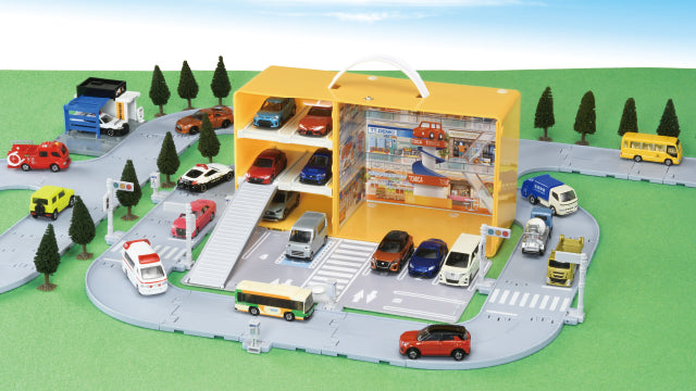 TOMICA WORLD Shopping mall with road